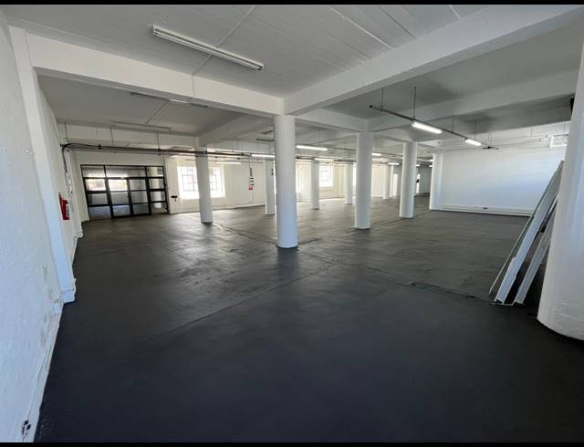 530M² WAREHOUSE TO LET IN PAARDEN EILAND